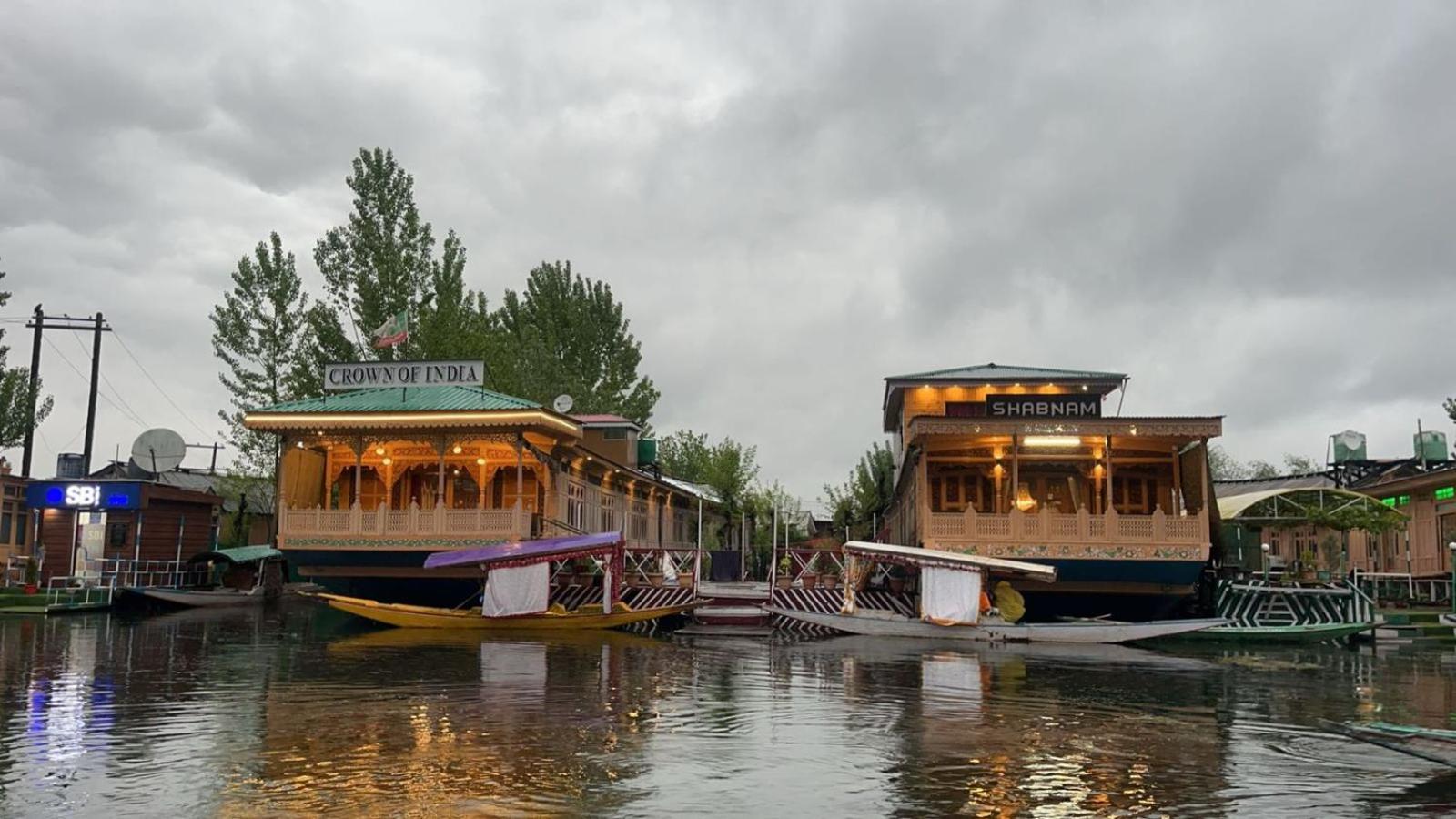 Crown Of India Group Of Houseboats Hotel Srinagar  Exterior photo