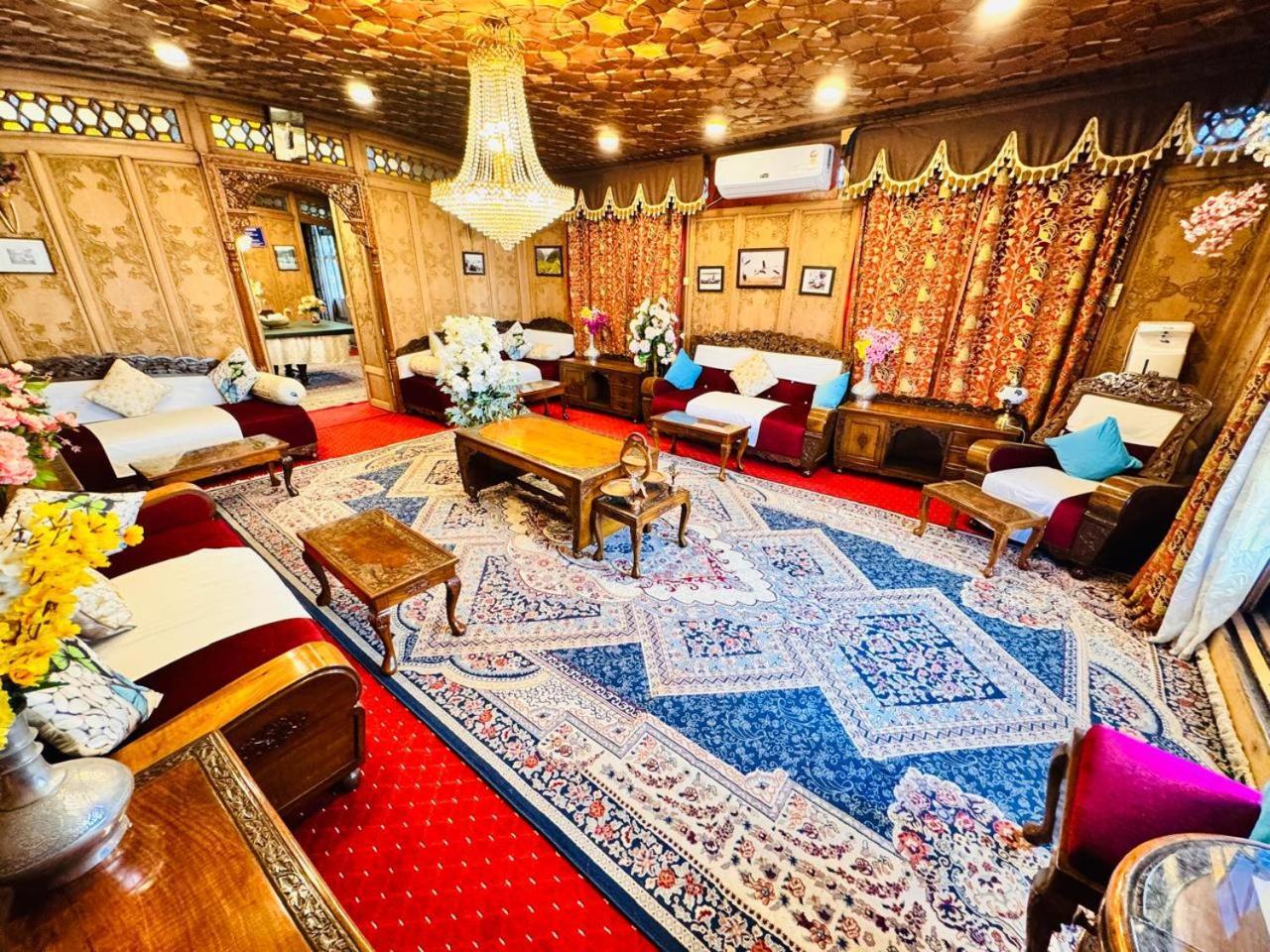 Crown Of India Group Of Houseboats Hotel Srinagar  Exterior photo